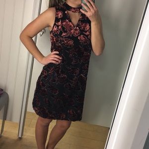 Sleeveless Flower Dress w/ Cut-out — Size Small